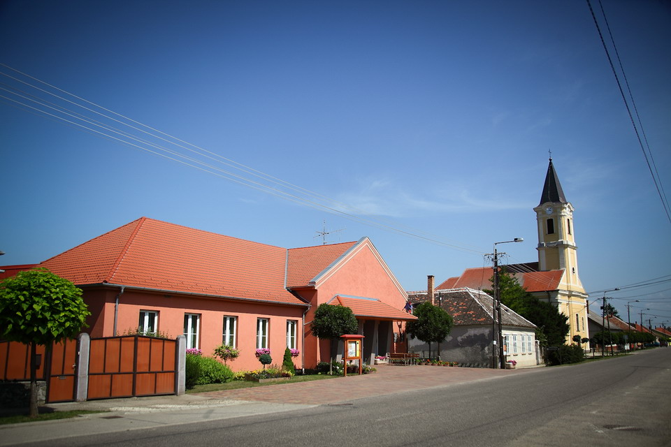 Lövő Municipality